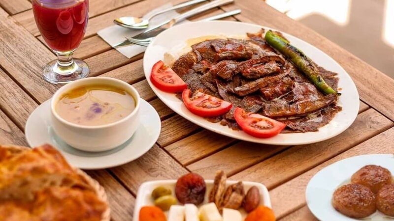 Bursa mutfağı yöresel lezzetler İskender kebap ve kestane şekeri